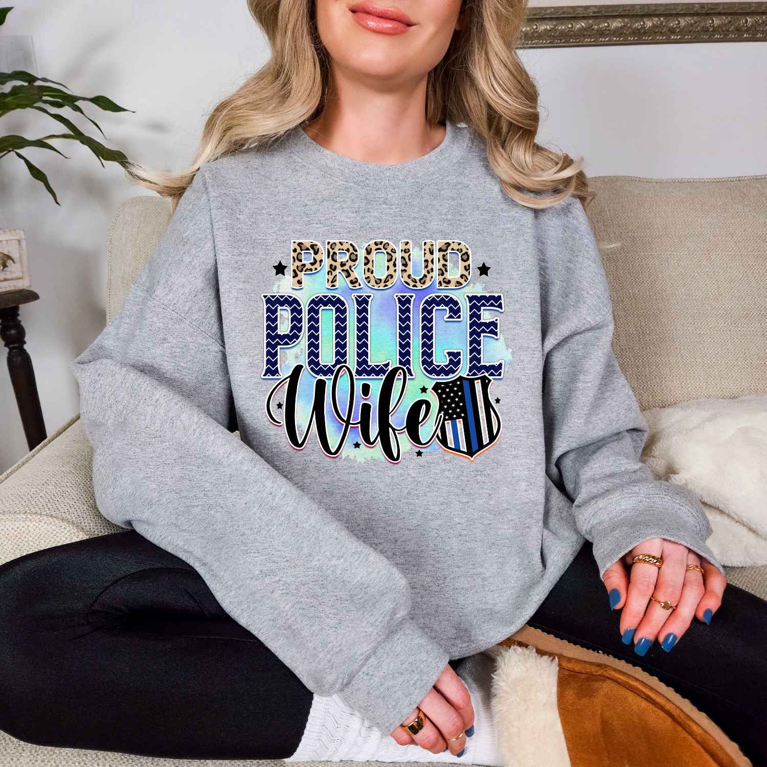 Proud Police Wife – T-Shirt, Crewneck & Hoodie