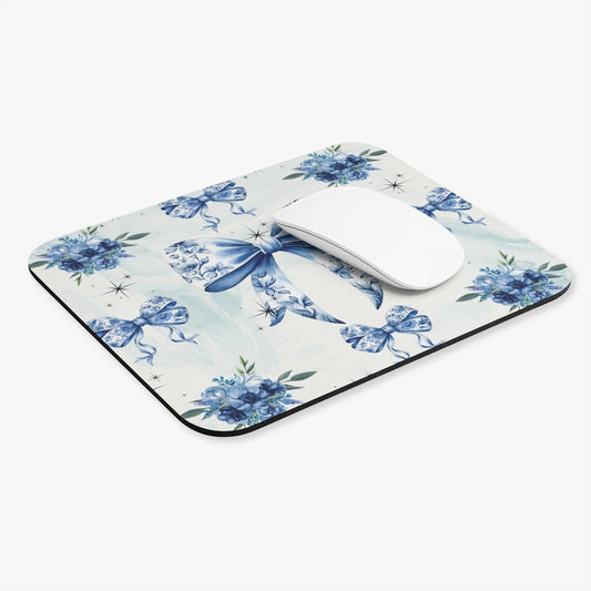 Blue Floral Bow  — Elegant Vintage-Inspired Desk Mat